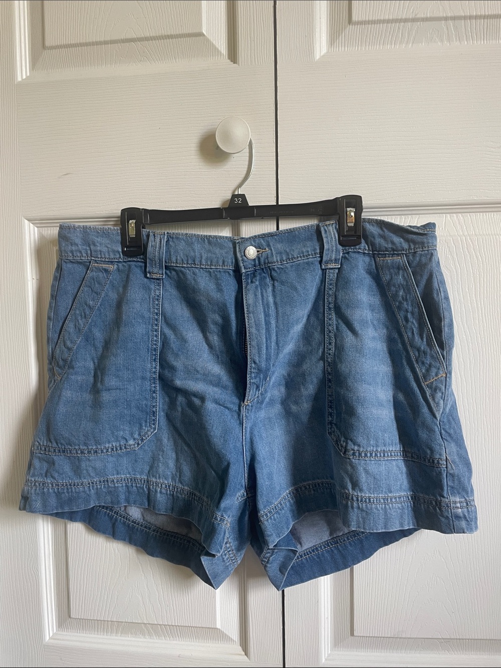 Old Navy High-Rise OG Chink Shorts XL